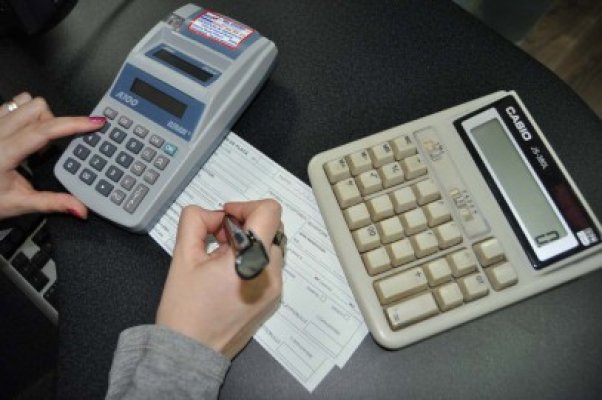 Cercetată pentru delapidare în formă continuată
